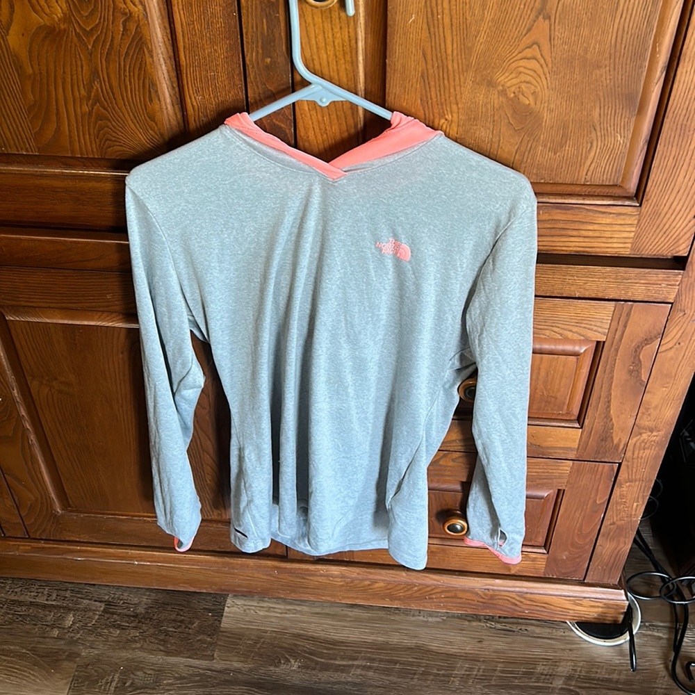 North face thin long sleeve with hood